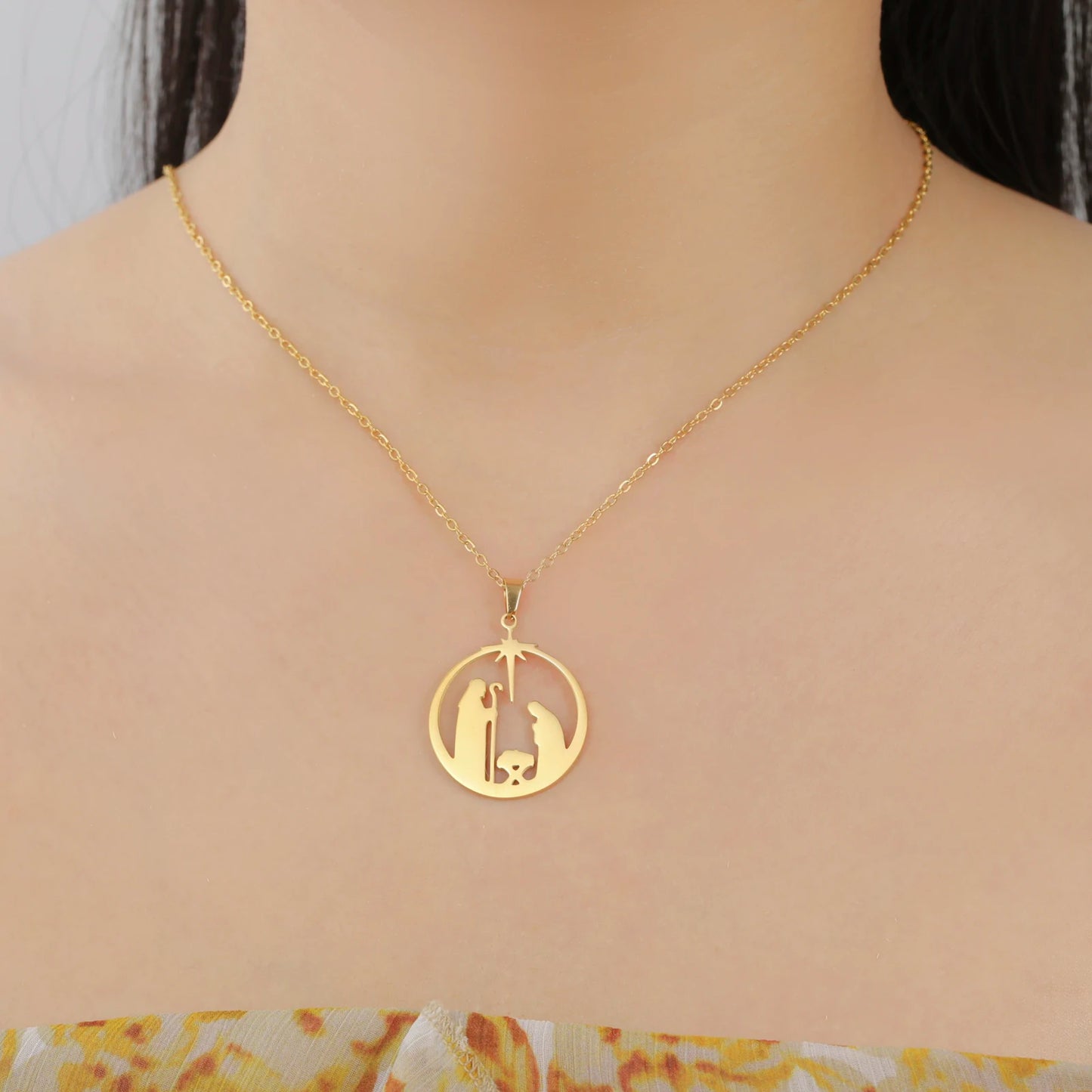 Nativity Scene Necklace – Available in Gold & Silver